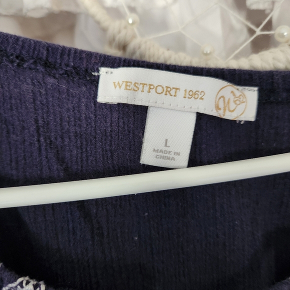 Women's navy size large blouse - Picture 2 of 2